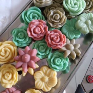 FLORZINHA DE SABONETE PERFUMADAS COLORIDAS Pacote com 15 unidades